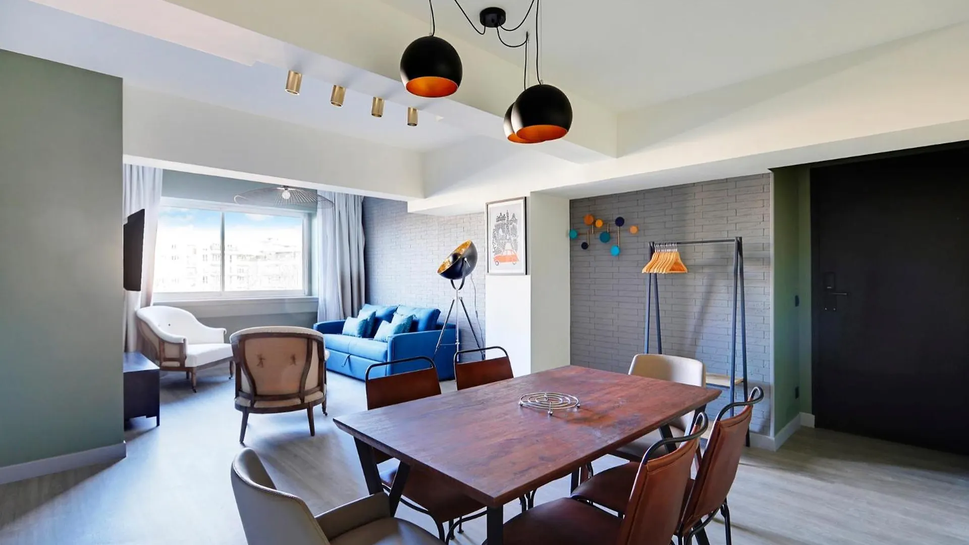 North Paris Suite 0*,  프랑스