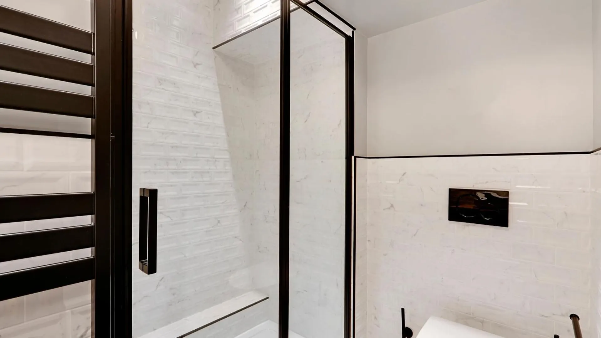 North Paris Suite
