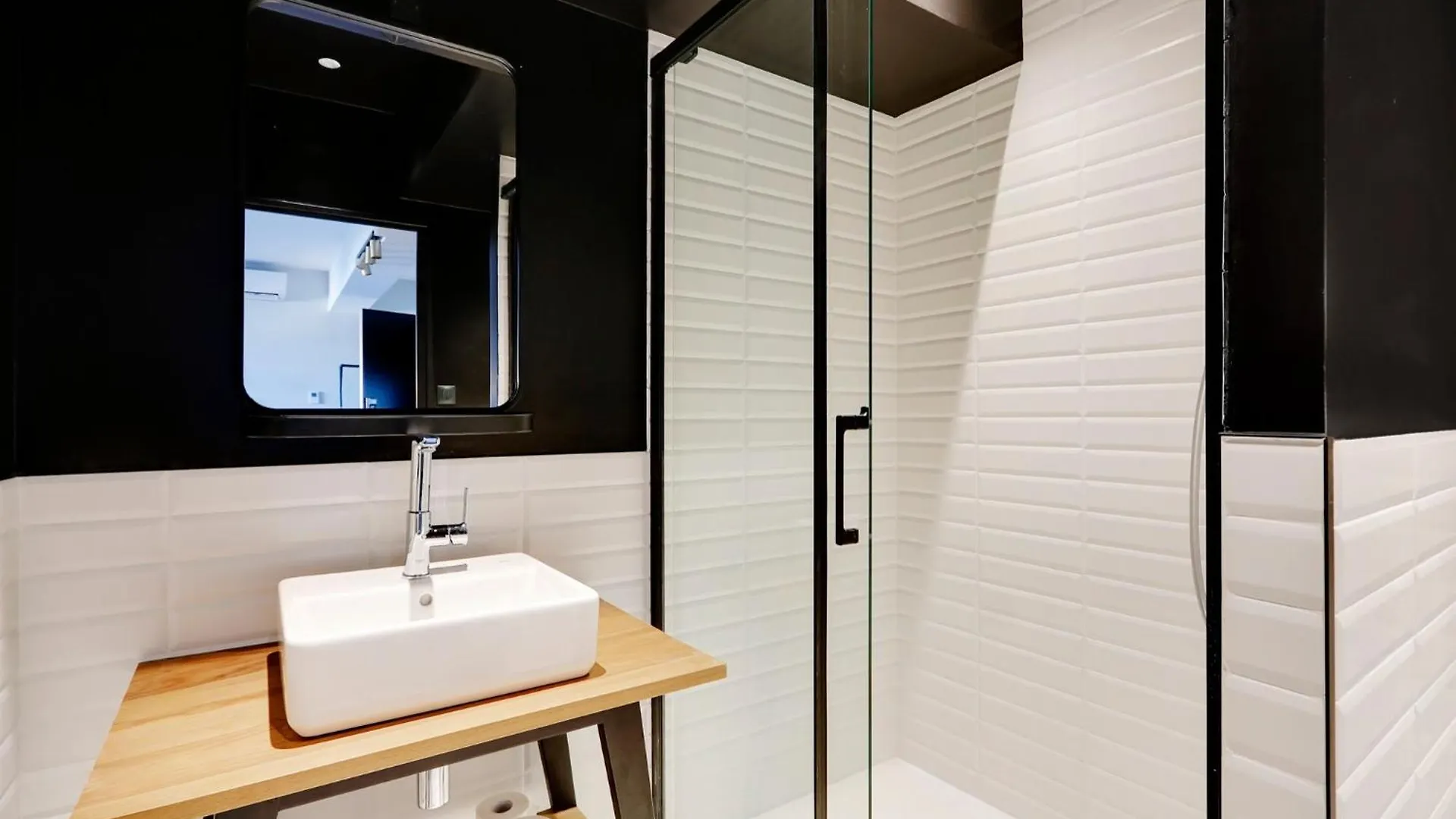 North Paris Suite