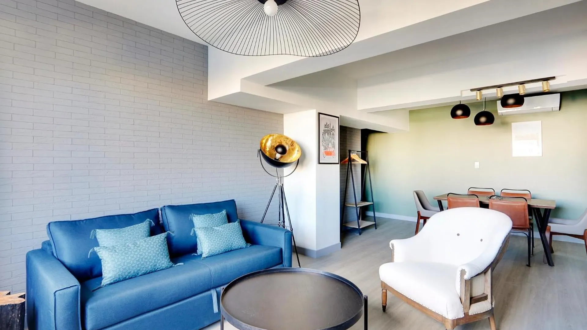 North Paris Suite צרפת